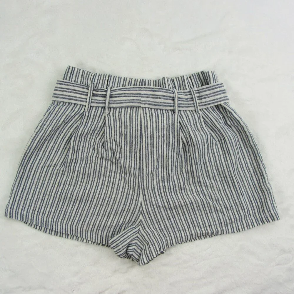 A. Calin Pinstripe Women's Shorts Size M - Picture 4 of 11